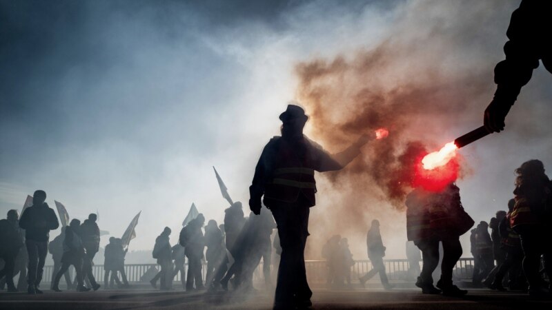 Francuska: Štrajkovi neće zaustaviti sprovođenje reforme