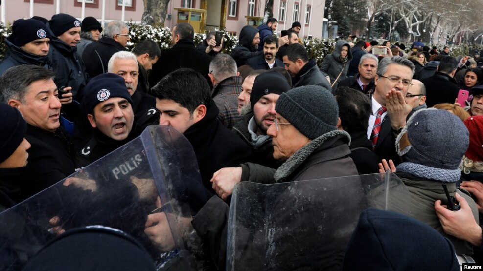 Ankarada etiraz aksiyası