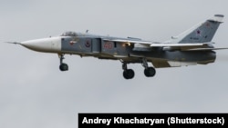 Расейскі бамбавік Су-24, здольный несьці ядзерную зброю. Ілюстрацыйнае фота