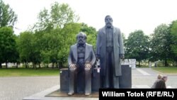 Monumentul lui Marx și Engels la Berlin, Köpenick