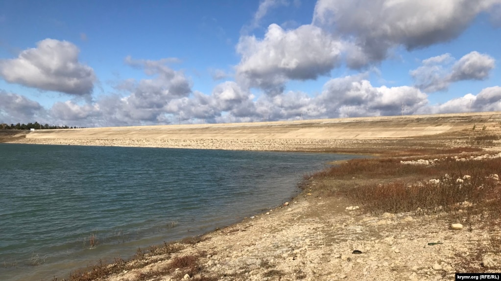 Уровень воды в Белогорском водохранилище. Октябрь 2018 года