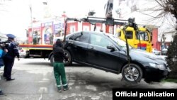 Принудительная эвакуация машин в Оше. 12 марта 2018 года.