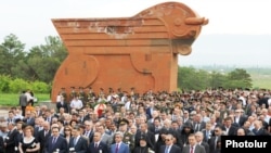 Armenian leaders attend Republic Day celebrations at the Sardarapat memorial.