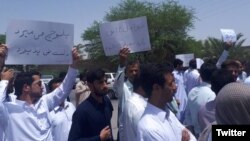 اعتراض گروهی از مردم به «تجاوز به ۴۱ نفر» در شهرستان ایرانشهر.