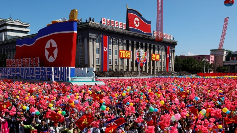 Severna Koreja održala paradu bez interkontinentalnih raketa