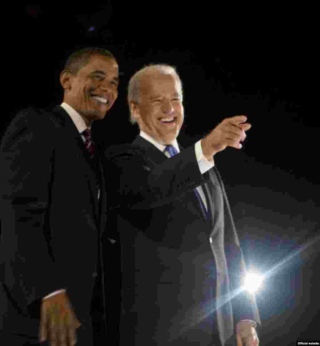 Obama's family, friends, and supporters celebrate victory at rally in Grant Park, Chicago, IL. - obama10