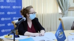 Кетрин Смолвуд од мисијата на СЗО за време на посетата на Туркменистан