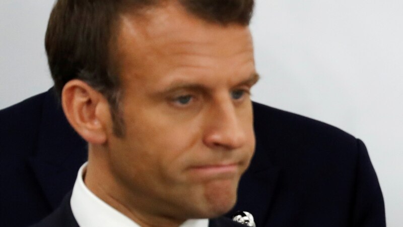 Франция: ударившему президента Макрона мужчине дали 18 месяцев заключения
