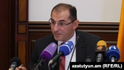 Министр финансов Вардан Арамян, Ереван, 4 октября 2016 г. 