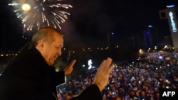 R.T.Erdoğan Ankarada tərəfdarları qarşısında, 30 mart 2014