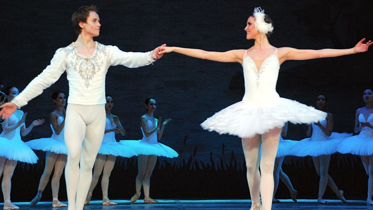Почему все каналы показывали Лебединое озеро: история всемирного успеха балета