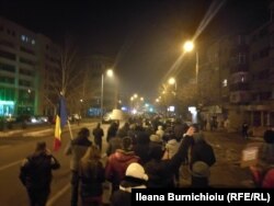 Demonstranți în drum spre Prefectură la Alba Iulia