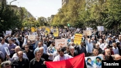 Thousands of Iranians marched on September 9 to protest against Saudi Arabia for failing to accommodate Iranian pilgrims on the hajj.