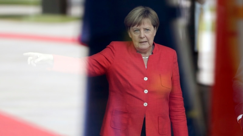 Merkel: Ukidanje sankcija Rusiji samo posle primirja u Ukrajini