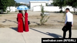 Gynecologists accompanied by police arrived unannounced at a school in Turkmenistan’s Dashoguz region to conduct virginity tests on female students. (illustrative photo)