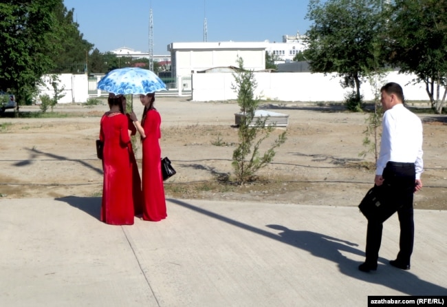 Nxënëse në Turkmenistan. Fotografi nga arkivi.