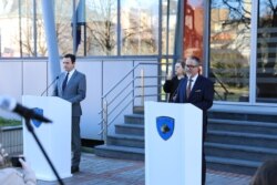 Kryeministri i Kosovës, Albin Kurti dhe ministri i Shëndetësisë, Arben Vitia.