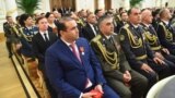 Зять президента Шамсулло Сохибов (в первом ряду слева) контролирует огромную часть богатств Таджикистана. 