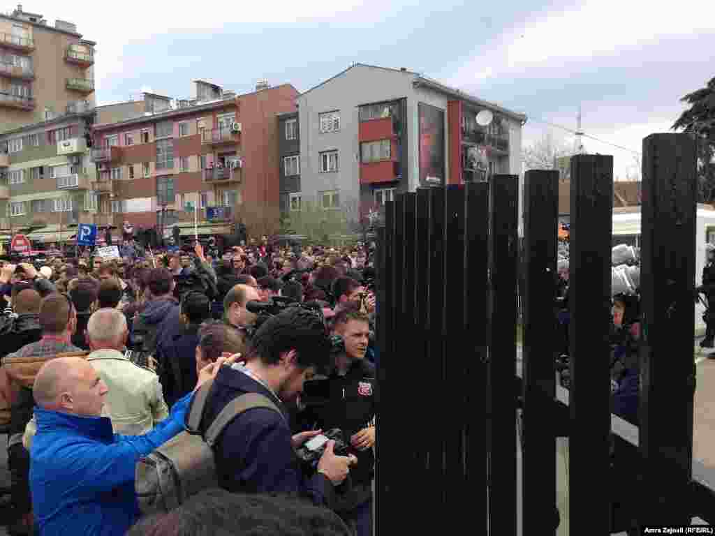 Demonstratni ispred Ustavnog suda