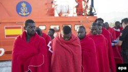 Спасенные испанскими моряками беженцы