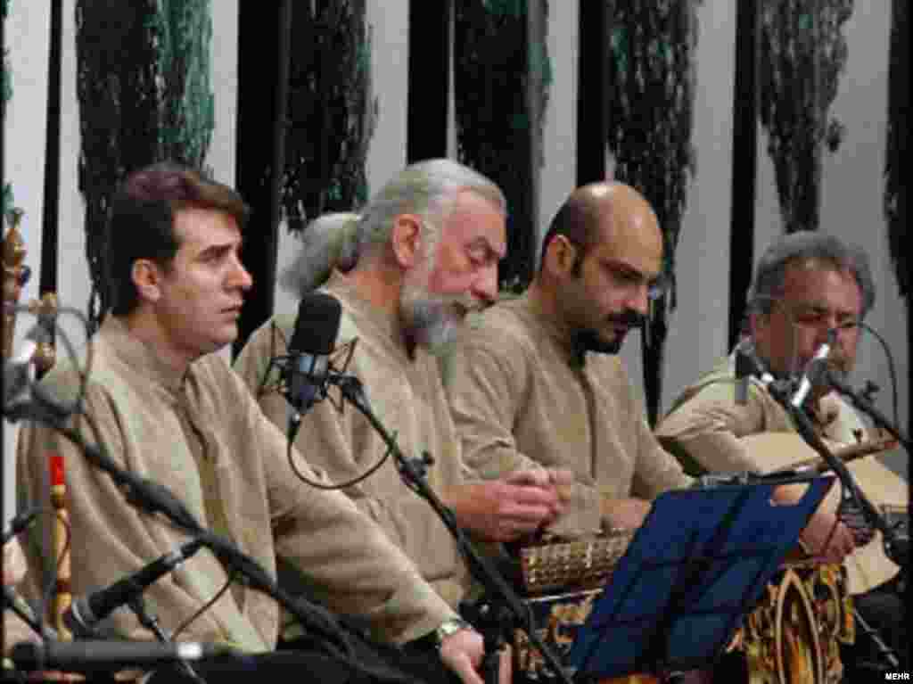 کنسرت بزرگ گروه عارف "ققنوس" به سرپرستی پرویز مشکاتیان