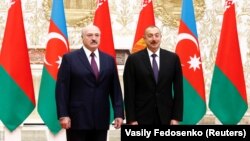 Президент Беларуси Александр Лукашенко (слева) и президент Азербайджана Ильхам Алиев, Минск, 19 ноября 2018 г. 