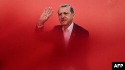Türk prezidenti Rejep Taýyp Erdogan. 7-nji awgust, 2016 ý.