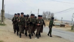 Diňle: Serhetýakadaky harby bölümiň esgerleri iýmit we derman ýeter-ýetmezçiligine, ‘agyr’ gulluk şertlerine ünsi çekýär