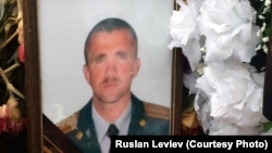 Могила российского военнослужащего Сергея Чупова, возможно, погибшего в Сирии