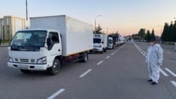 Ресейде қайтыс болған өзбекстандықтардың сүйегін елге жеткізген автокөліктер. 2020 жылдың сәуірі.