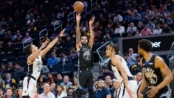 Čuvar Golden State Warriorsa puca protiv LA Clippersa 10. mart 2020. San Francisko, Kalifornija, SAD