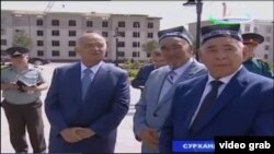 Karimov Termizga safari paytida fermerlarga dehqonchilik bobida o‘gitlar berdi. 