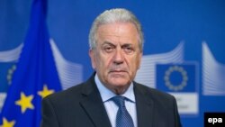 Comisarul european Dimitris Avramopoulos la bruxelles