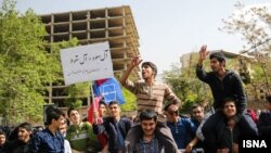 تجمع اعتراضی بسیجی‌ها در مقابل سفارت عربستان سعودی در تهران