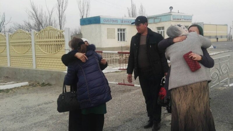 На таджикско-узбекской границе возобновили работу несколько КПП