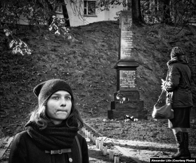 75-я гадавіна ліквідацыі Менскага гета, Менск, мэмарыял на Яме, 21 кастрычніка 2018. Фота Аляксандра Ліціна (Магілёў)