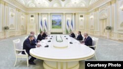 Президент Узбекистана Шавкат Мирзияев принял министра иностранных дел России Сергея Лаврова. Ташкент, 2 мая 2019 года. Фото с сайта пресс-службы президента РУз.