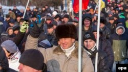 Protesters in front of the TeleRadio national television building in Chisinau