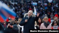 Владимир Путин Лужники стадионына жиналған жұрт алдында сөйлеп тұр. Мәскеу, 3 наурыз 2018 жыл