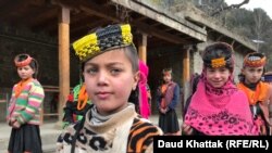 Jutarnje okupljanje u školi u kalaškom selu