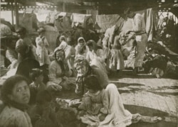 Армянские беженцы на борту французского военного корабля