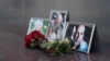 Цветы у Дома журналиста в память о Орхане Джемале, Кирилле Радченко и Александре Расторгуеве, убитых в Центральноафриканской Республике