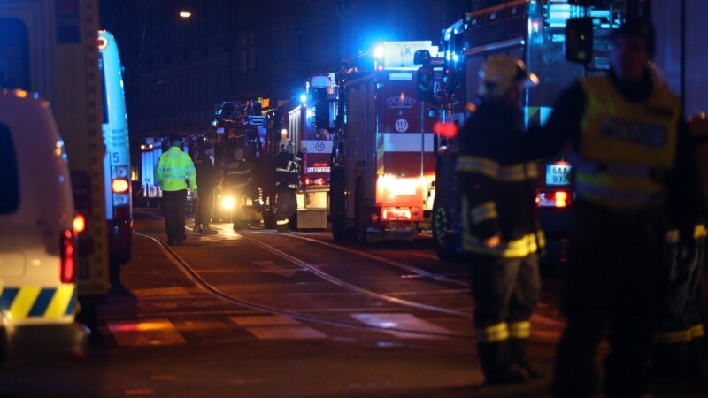 Четворица загинати во пожар во хотел во Прага