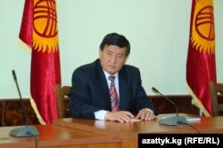 Сооронбай Жээнбеков, который был назначен губернатором Ошской области всего за два месяца до начала кровопролития, был реабилитирован отчетом ИКК, в котором говорится, что он «отреагировал соответствующим образом». Жээнбеков сейчас президент Кыргызстана.