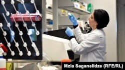 Лаборатория Лугара занимается эпидемиологическим надзором за заразными заболеваниями
