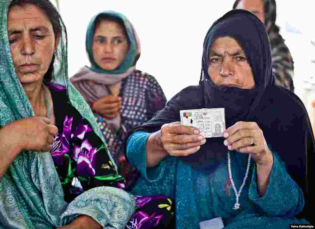 Faizia (left), Homayra&rsquo;s mother-in-law, lost her husband when their home was bombed. She was blinded by a piece of shrapnel.