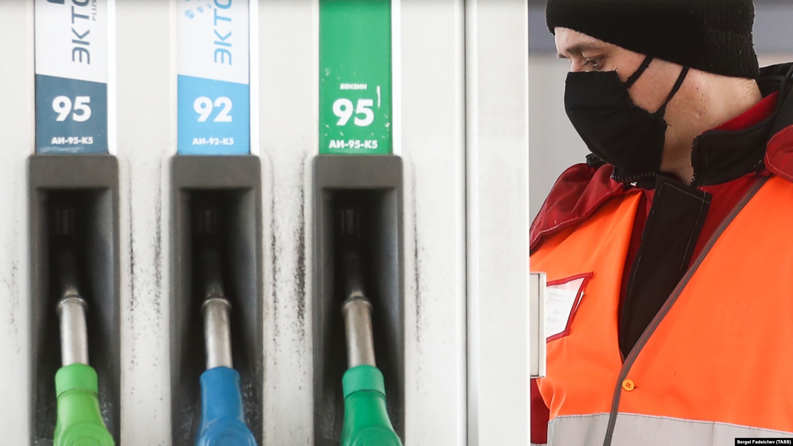 В Дагестане бензин за лето подорожал на 46%, в Калмыкии зафиксирована рекордная цена
