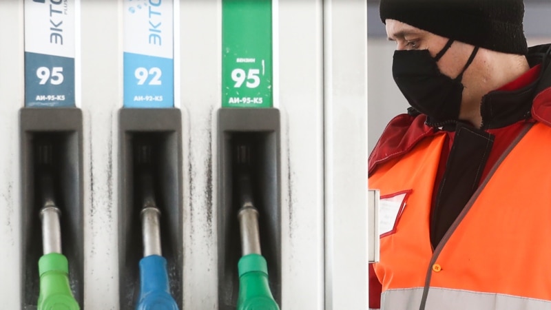 На Северном Кавказе самый дорогой относительно зарплаты бензин