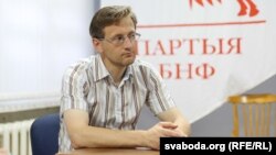 Belarus - Politologist Alex Lahvinets. Round Table about anniversary of the Declaration of State Sovereignty of the Belarusian Soviet Socialist Republic, Minsk, BPF party office, 25Jul2014