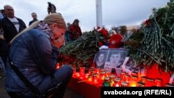 Траурная акция в Минске в память о погибших хоккеистах "Локомотива"